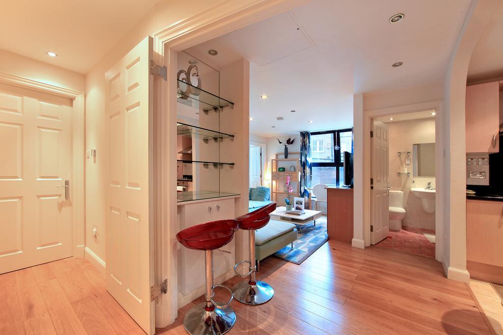 Point West Apartments London Eksteriør bilde